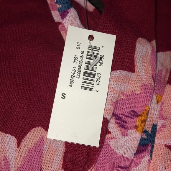 Old Navy NWT floral print button down top - Picture 4 of 8